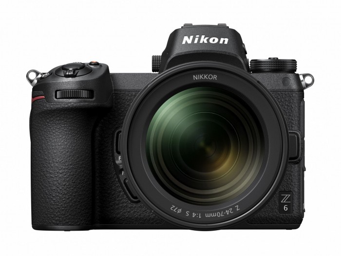 Die Nikon Z6 mit Nikkor Z 24-70 mm 1:4 S (Bild: Nikon)